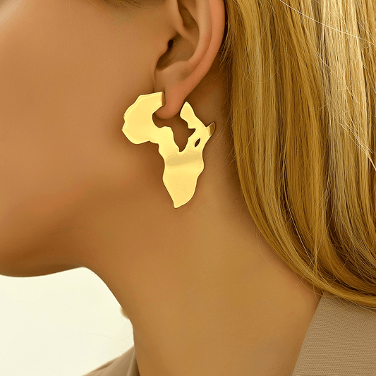 Boucles D'oreilles Élégantes Avec Un Design Spécial Représentant Une Carte Continentale Dorée, Assorties Aux Tenues Quotidiennes, Accessoires De Fête Créatifs Et Originaux.