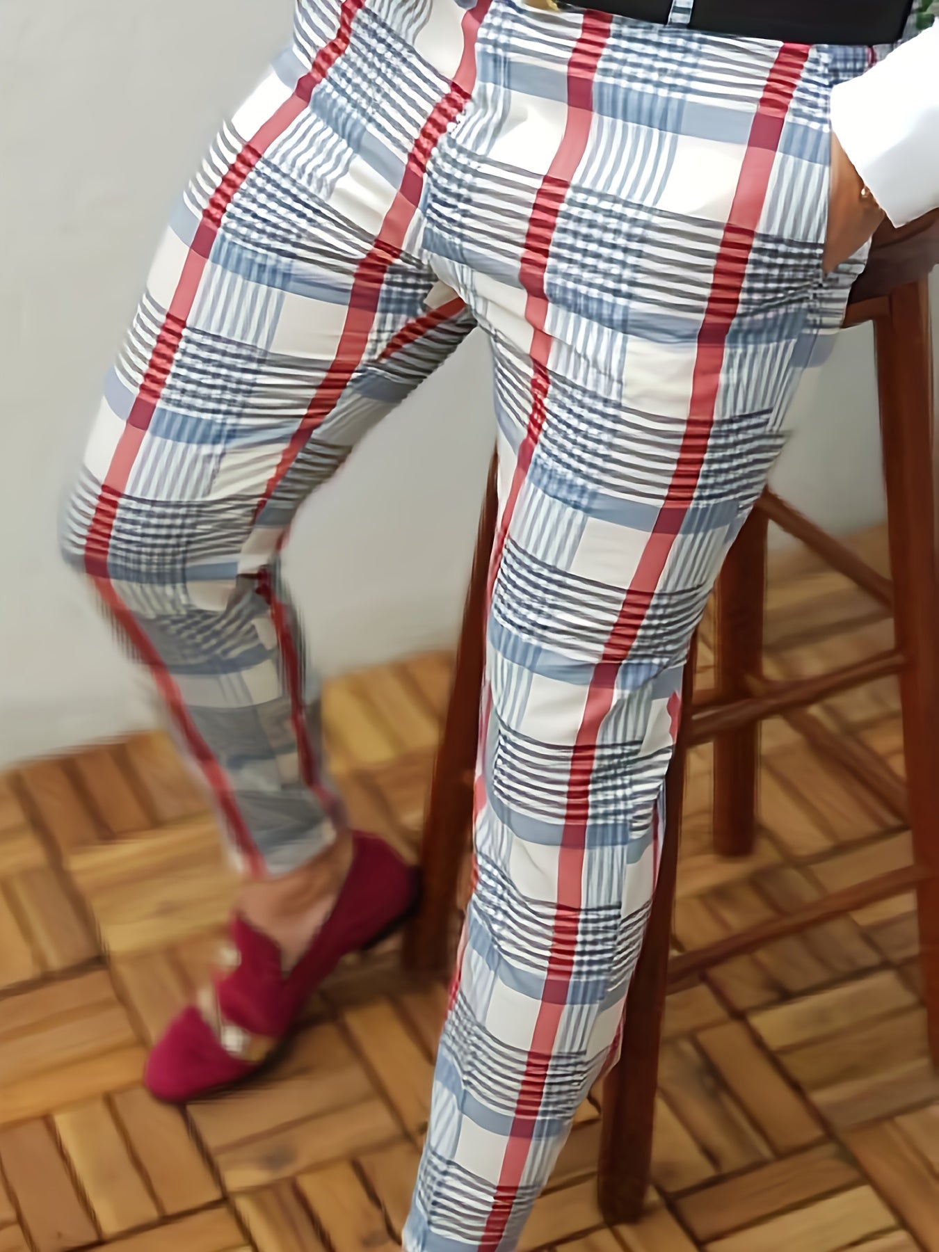 Pantalon homme imprimé numérique à rayures contrastées rouge et bleu style rétro Fashion