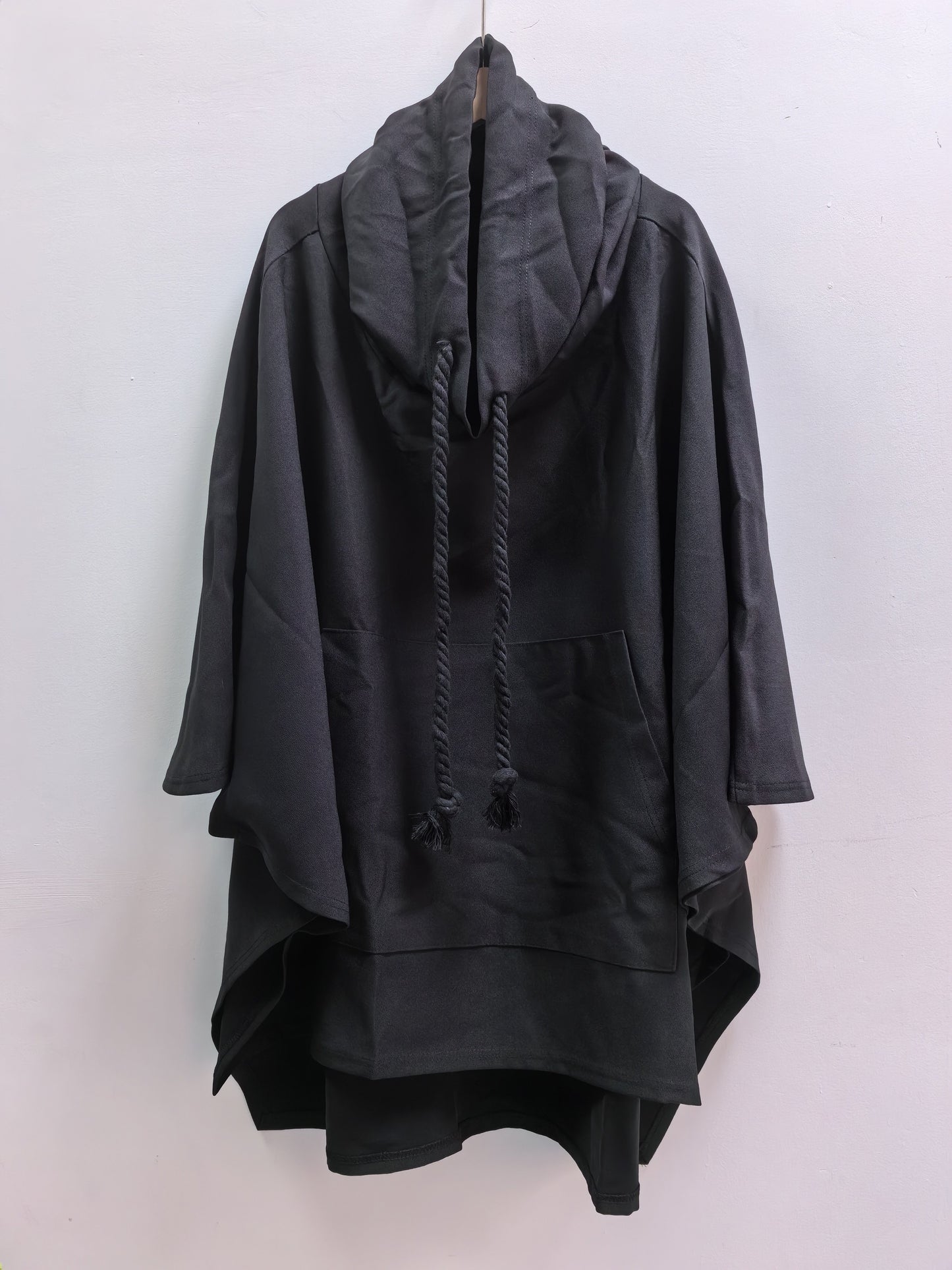 Mid-length autumn coat with unique cape and batwing sleeves, hooded