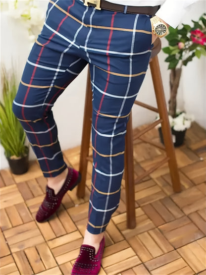 Pantalon habillé pour homme à carreaux numériques contrastés rouge et bleu rétro avec poche, adapté aux tenues de ville.