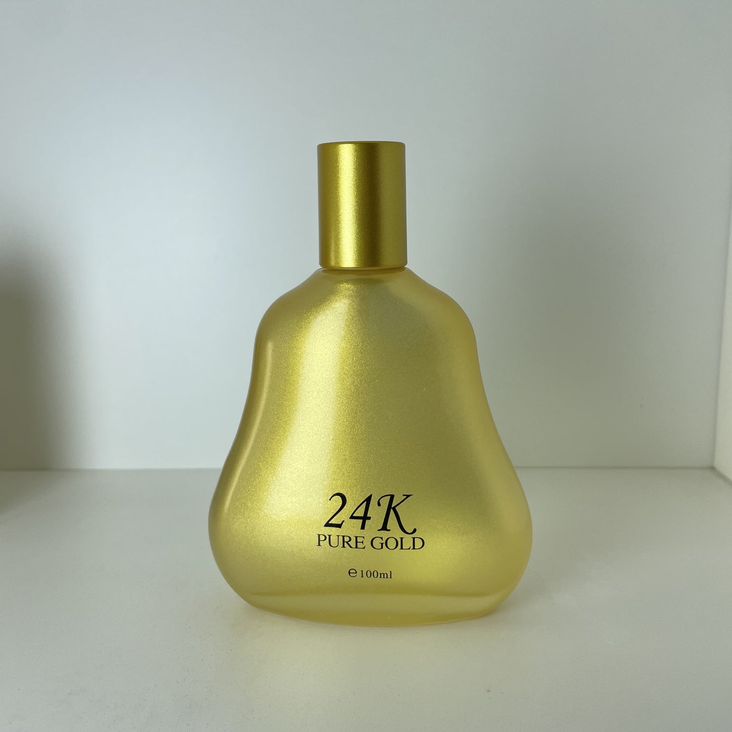 Eau de Cologne pour Hommes 24K Dorée - 3.38oz, Parfum Frais Boisé & Fruité avec Accents d'Ambre, Fragrance Longue Durée, Cadeau Idéal pour les Fêtes