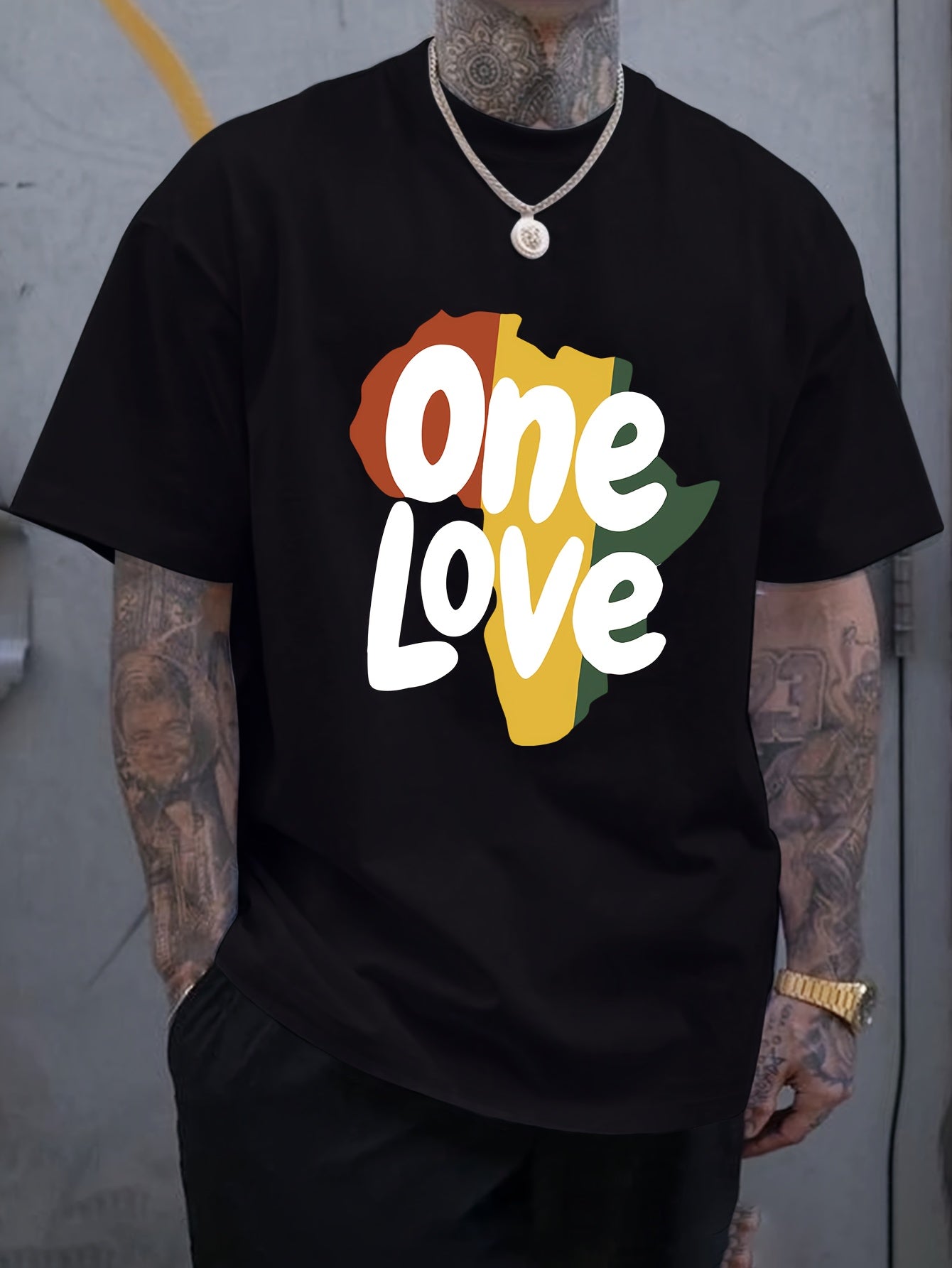 Un t-shirt à manches courtes pour homme avec un imprimé "One Love Letter", un haut décontracté et confortable à col rond élastique pour les activités de plein air pour hommes.