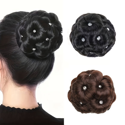 Un accessoire capillaire sophistiqué pour les chignons, avec une élégante pince à chignon vintage ornée de strass pour femmes, idéale pour créer des coiffures rétro sophistiquées et volumineuses.