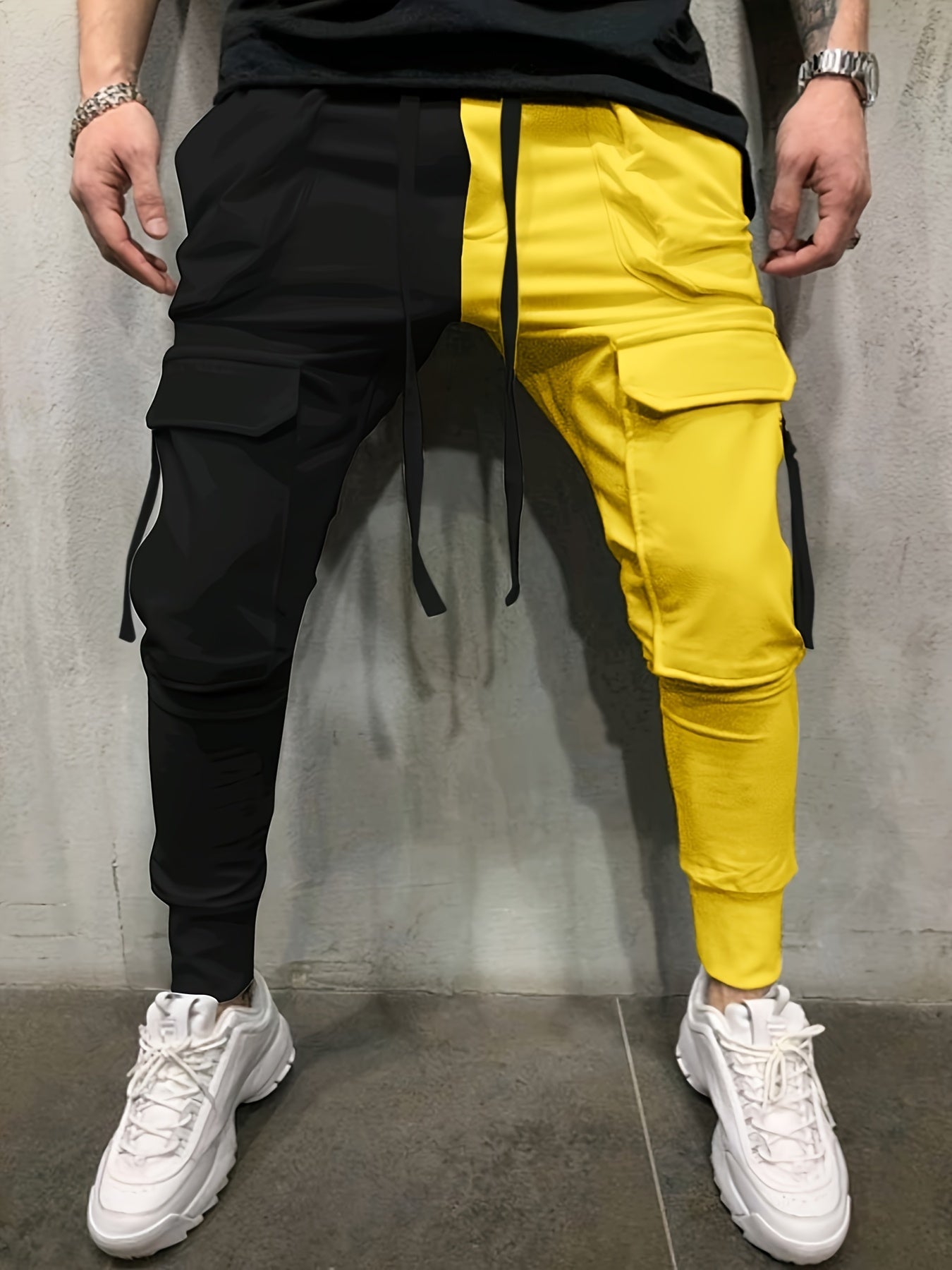 Pantalon de jogging long pour homme avec style coloré et plusieurs poches, idéal pour toutes les saisons et la vie urbaine.